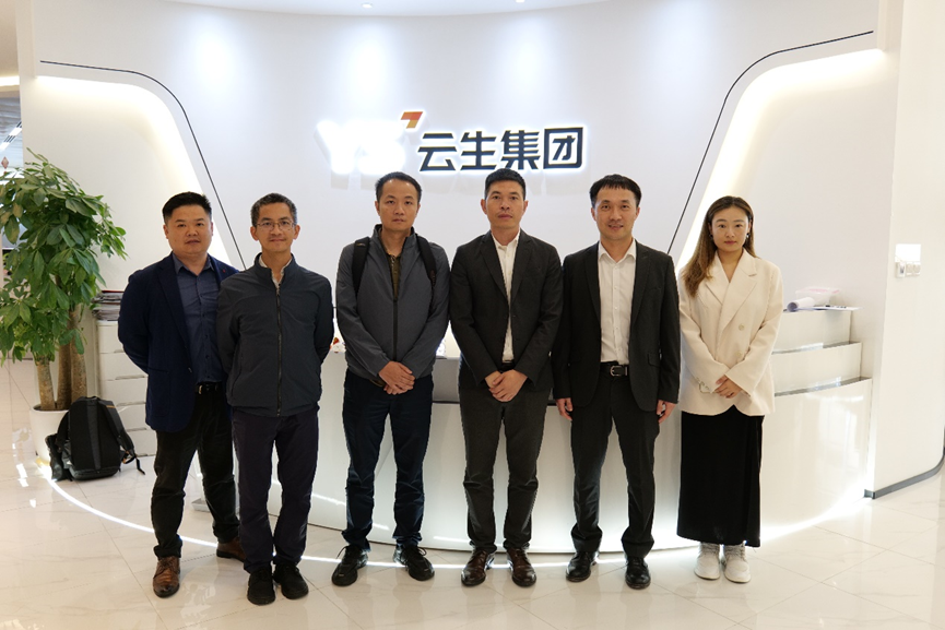 深圳市罗湖区人力资源局党组书记、局长何炼一行领导莅临壹定发官网集团调研走访