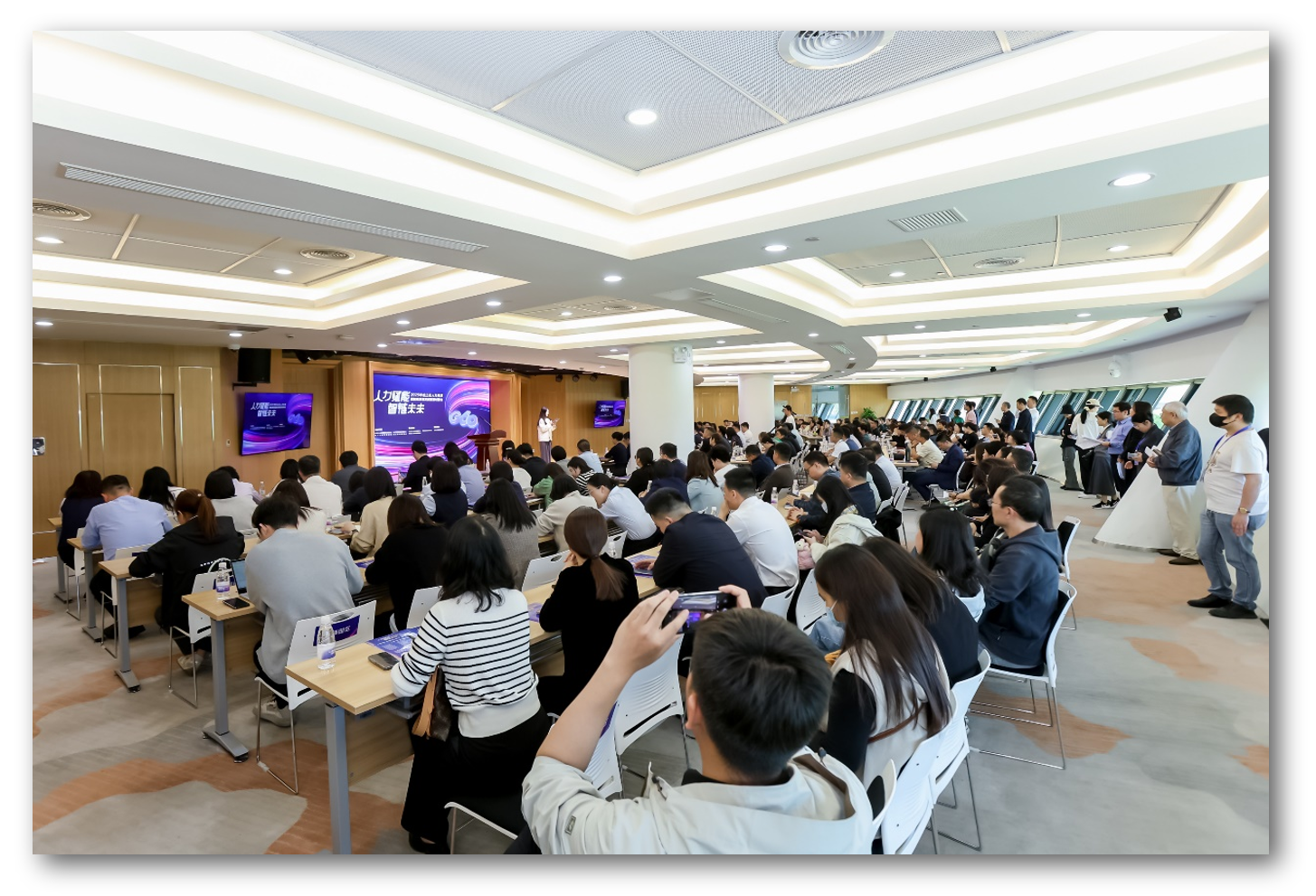 路演推介+供需对接，壹定发官网“AI+人力资源”助力上海松江人力资源服务业高质量发展